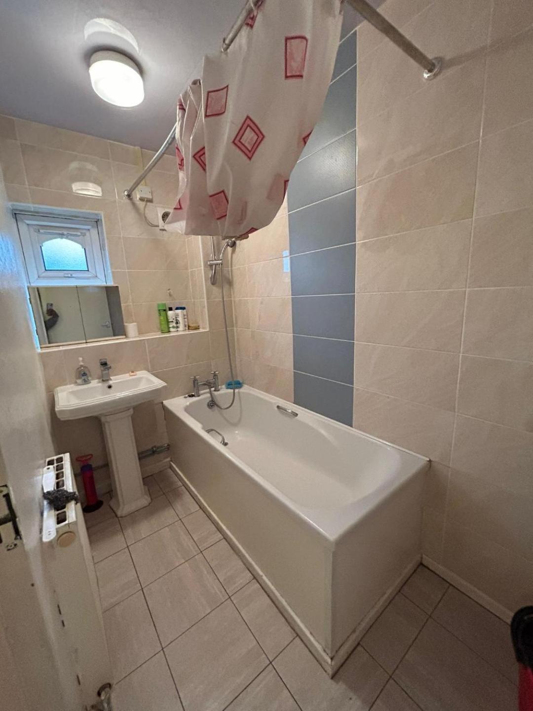 Entire Appartment Near Birmingham City Экстерьер фото